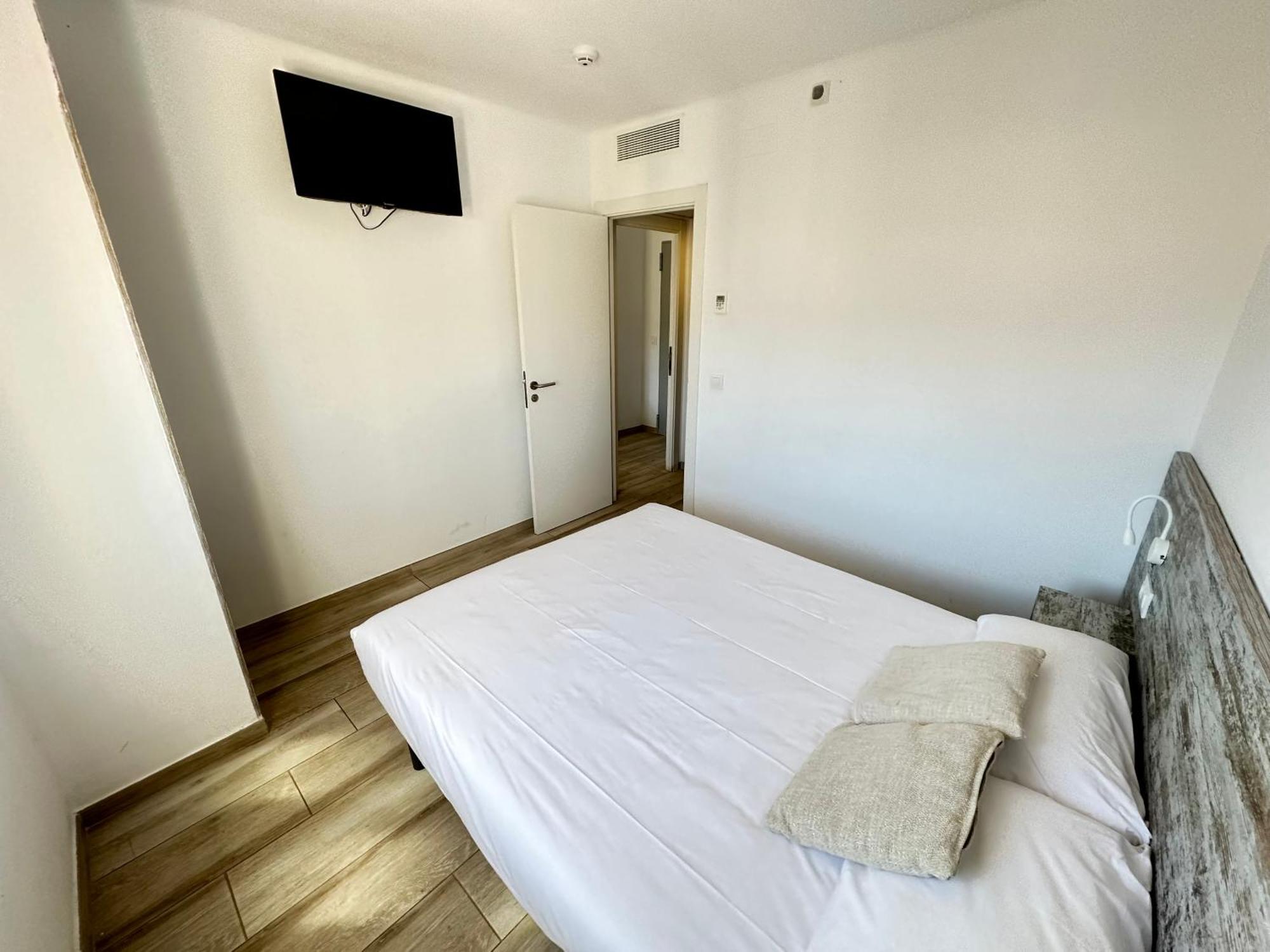 Agi Gloria Rooms Roses Exterior photo
